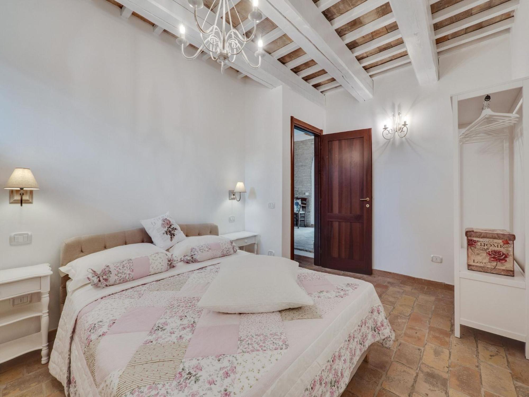 Stunning Apartment In Mombaroccio Near Metauro River Екстер'єр фото