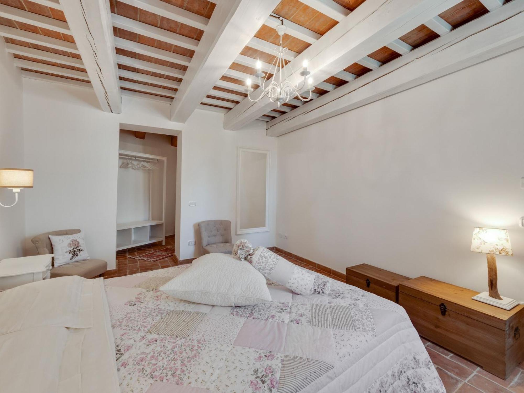 Stunning Apartment In Mombaroccio Near Metauro River Екстер'єр фото