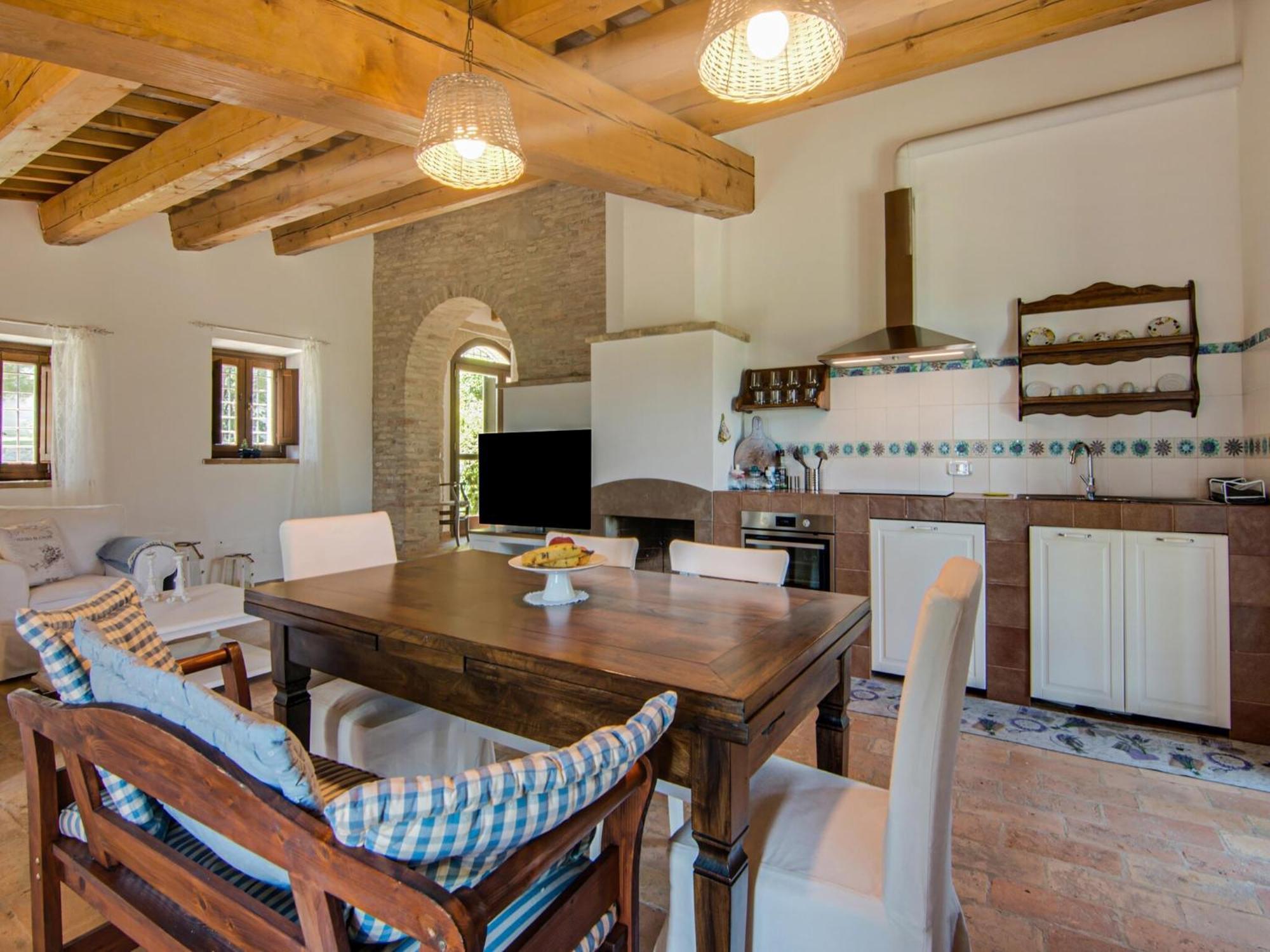 Stunning Apartment In Mombaroccio Near Metauro River Екстер'єр фото