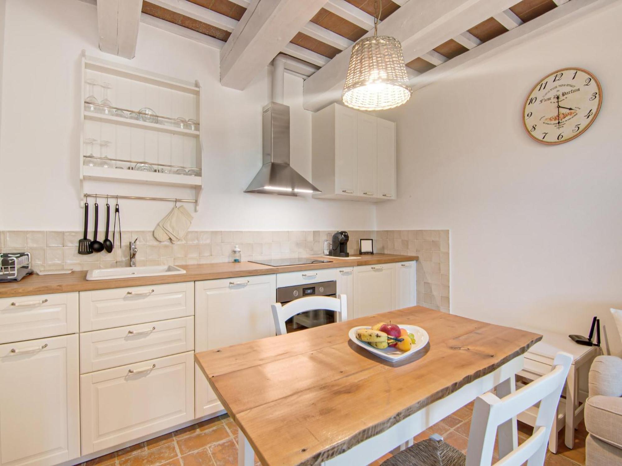 Stunning Apartment In Mombaroccio Near Metauro River Екстер'єр фото