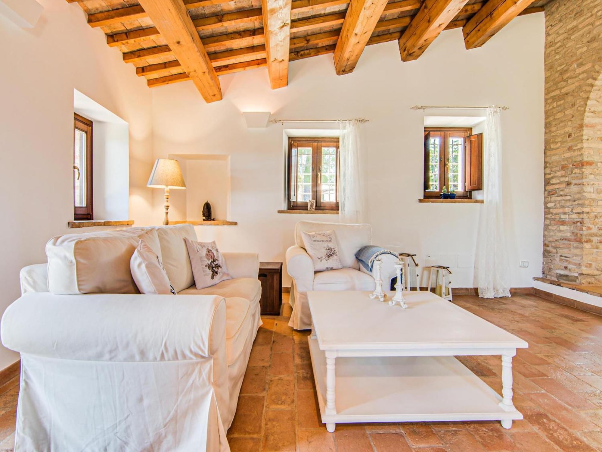 Stunning Apartment In Mombaroccio Near Metauro River Екстер'єр фото